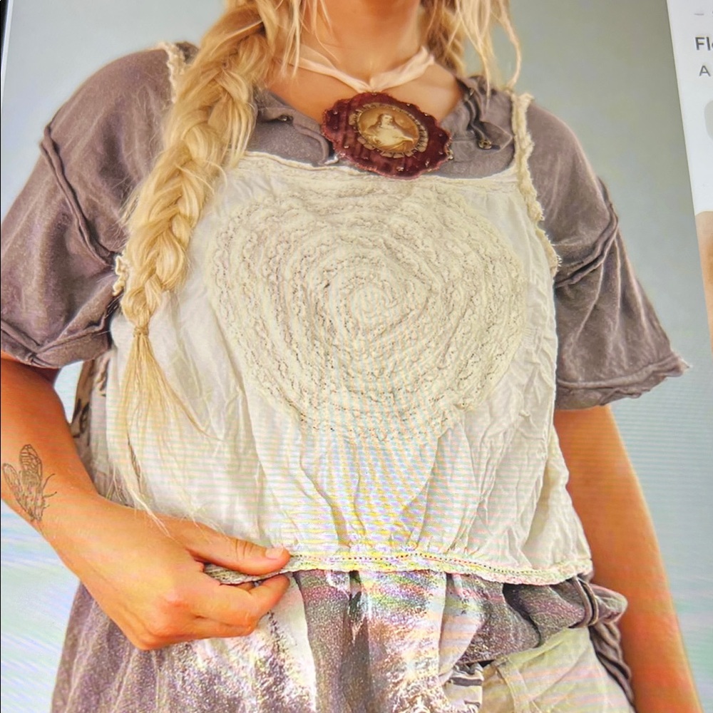 Magnolia Pearl Gray and Cream Short Sleeve Top